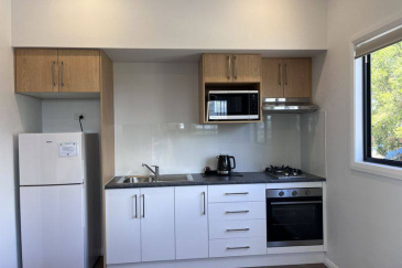 gPaperbark-Cottage-kitchen-pic