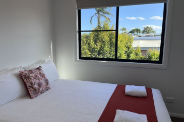 gRivergum-Cottage-bedroom-pic-aa